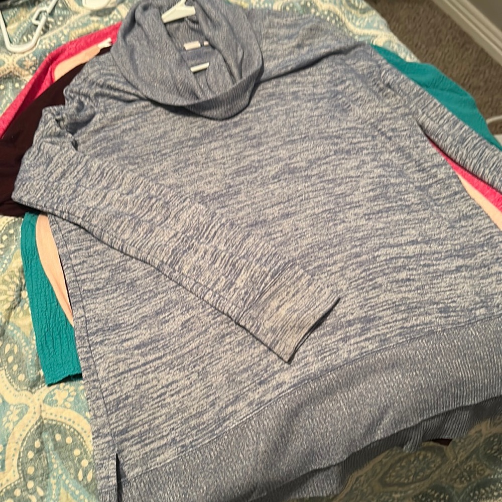 GAP sweater